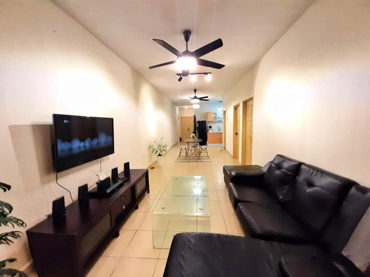 N'Dnie Homestay Pelangi Mall Condominium Kota Bharu Buitenkant foto