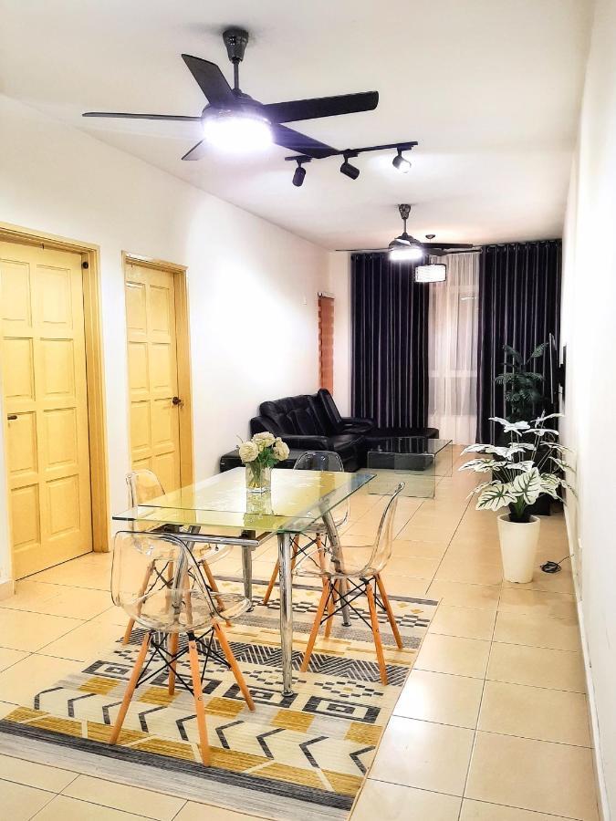 N'Dnie Homestay Pelangi Mall Condominium Kota Bharu Buitenkant foto